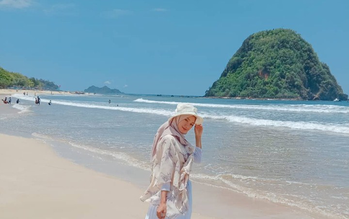 Lokasi dan Rute Pantai Pulau Merah Lokasi dan Rute Pantai Pulau Merah